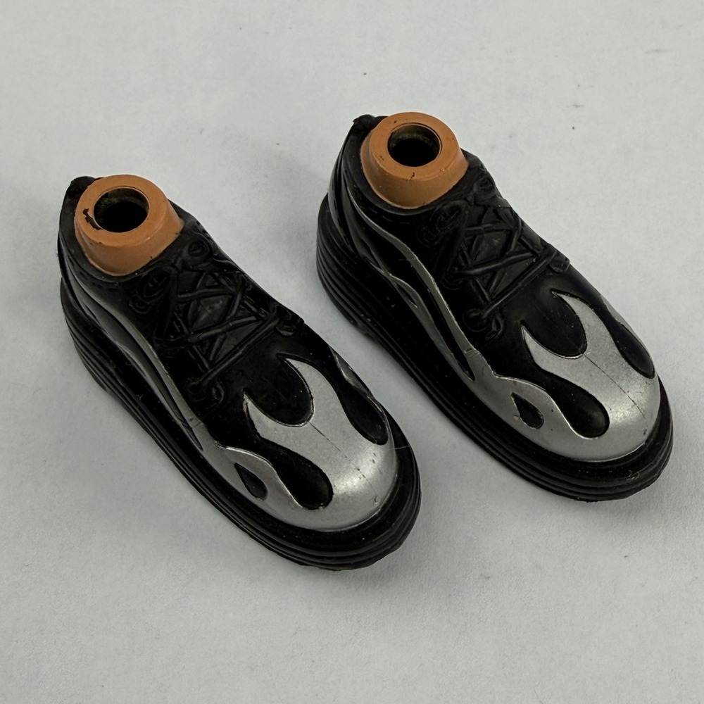 Bratz Boyz Eitan Funk Out Black Silver Flame Snap On Shoes Feet MGA 2004